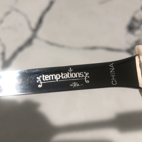 Temp-tations Heart Shaped Bowl and Matching Serving Spoon - Picture 5 of 8